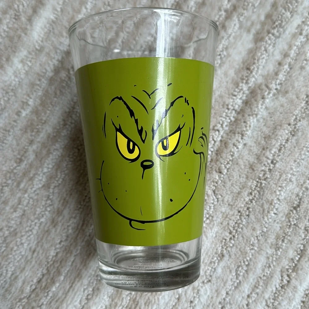 NIB The Grinch Smiles Glass Tumblers Dr. Seuss Vandor 16 Oz Drinking Item #54644